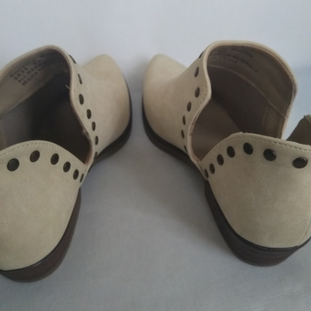 NWT Seven7 Antonio Studded Bootie WMNS Size 9 / Milk Cream Color - Picture 2 of 13